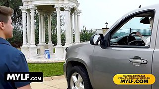 Tough wife lindsey lakes is messing around with her husband’s manager