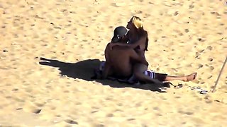 Beach voyeur finds a lustful young couple having hot sex