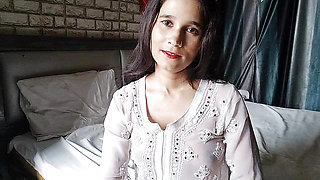Bhabhi ko phone gift deke chuchi dba kar pela