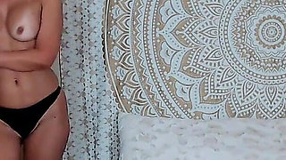 Big PAWG Ass Tease Twerk N Spread