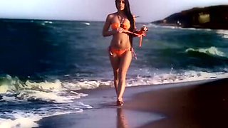 Mia Diamond erotic and sensual masturbation on the beach