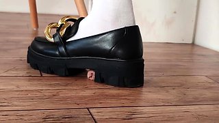 Unaware Crush - Schoolgirl Unaware: Cock Trampling, Shoejob