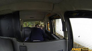 Faux taxi - english college student's eyes burn with dream