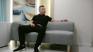 Ergou Global Tanhua Hotel offers a high price to prostitute a celebrity face and part-time peripheral girl on the sofa passionate sex: Blowjob, Amateur  Milf Porn