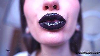 Goth Girl Kisses with Phat Black Juicy Lips