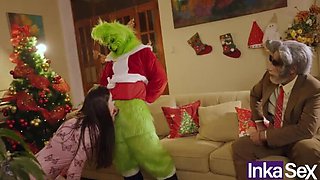 Grinch & Victoria Camargo Naughty Christmas Anal Fuck - Curvy Latina Cosplay