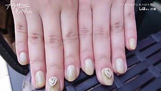 セクシーランジェリー姿のグラマーな美女が電マ当てられ、お漏らし潮吹きが止まらない