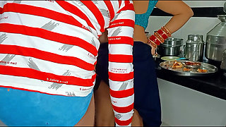Indian desi aunty in kitchen wents come to sex our husband and show our boobs then hard core sex