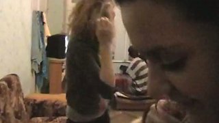 Drunk teeny Russian hoe Dasha gives blowjob on home party