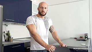 Newbie Bodybuilder Jerks His Uncut Cock - David Boss