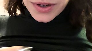 Amateur webcam babe dildo masturbation