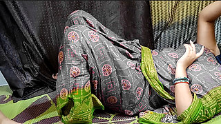 Village bhabi ne apne pati ke dost kaa land chut me dala