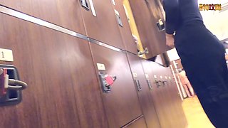 色白巨乳 M字開脚【神降臨 Vol.127】 スタイル抜群、しかも美乳なお姉さんたち