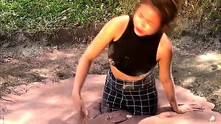 Hot asian AMATEUR CHINESE FETISH SLUT FUCK IN THE PUBLIC 2