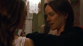 Natalie Portman,Mila Kunis in Black Swan (2010)