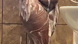 Wshing My Body Stimulating My Clit with Shower Head