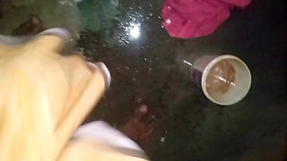 Tamil Aunty Bathing Porn Video in Village