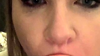 Close up amateur beauty uses her toy to masturbates