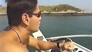 Beautiful and hot blonde moaning and cumming giving the pussy and the cusinho very tasty on the beach