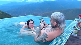 Tinder Date Ends in Outdoor Sex with Chicamocha Cannon in the Background