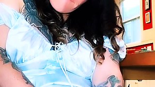 Webcam fun mature brunette with toys cum on cam