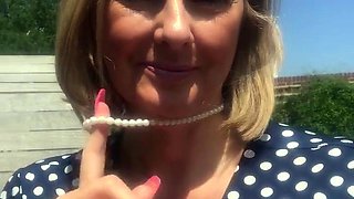 Amateur milf outdoors blowjob and fucking