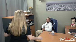 Intense Sexual Intercourse of Mature Lady and Her Handy Lover