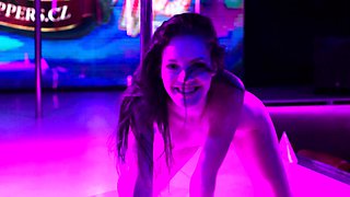Masturbating amateur cums after solo fun