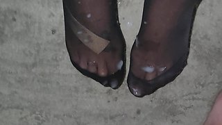 Huge Cumshot on Feet After Blowjob From Latina Wife While She Wears Stockings and Sexy Lingerie