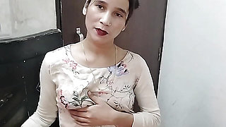 Desi aunty ko chodte ji ne dekh liya