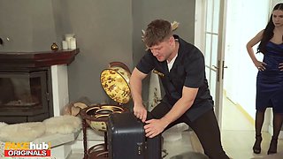 Wealthy bitch screws her individual security - fakehub