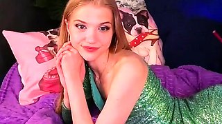 Skinny pierced amateur redhead rough fucking huge toys