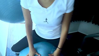 Mexican latina MILF likes to work out