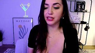 Amateur preggo hoe toys her pussy close up in fetish solo