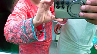 Romance in Train-Meet Random gorgeous girl In Train