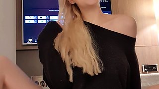 Yana teenage amateur naked blonde babe at home