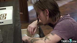 Stepmom Teaching A Lesson In Wholesome Love Making With Lauren Phillips