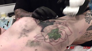 Marie Bossette Gets a Beautiful Rose Tattooed on Her Right Ribs - AltErotic