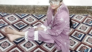 Naukrani ko kichen me jabar dasti chod kar bur se paani nikala