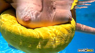 Bangbros - Jovan Jordan cranks out when he notices his daughter-in-law Madison Wilde is getting undressed in front of him