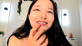 Omege japanese girl with big boobs on cams