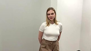MY NEW UPSTAIRS NEIGHBOR TURNED OUT TO BE A WHORE AND SPREAD HER LEGS IN THE HALLWAY - PUBLIC SEX