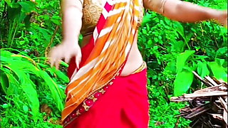 indian girl dancing