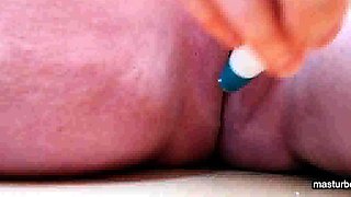 My big clit almost exploding (Claudia's solo)