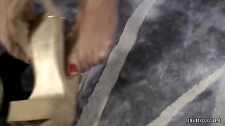 Posh harlot breathtaking foot fetish scene