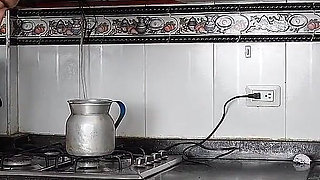 Morning Rapidin Without a Condom with My Brother-in-law I'm Going to Make Breakfast with My Pussy Full of Cum