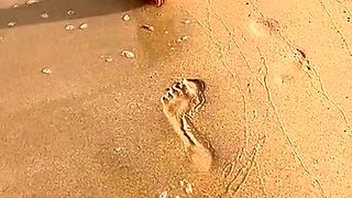 Amateur Foot Fetish Girlfriend Sucks and gives a Footjob