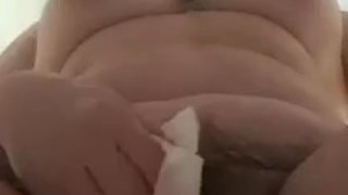 Wife cleaning her vagina was very wet from hot