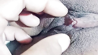 Best Desi Blowjob in Hotel and fill her face with milk