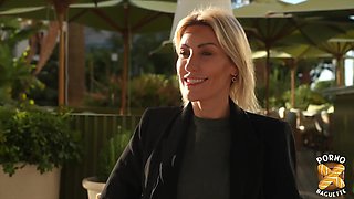 Anouk and Didi, two beautiful naughty women